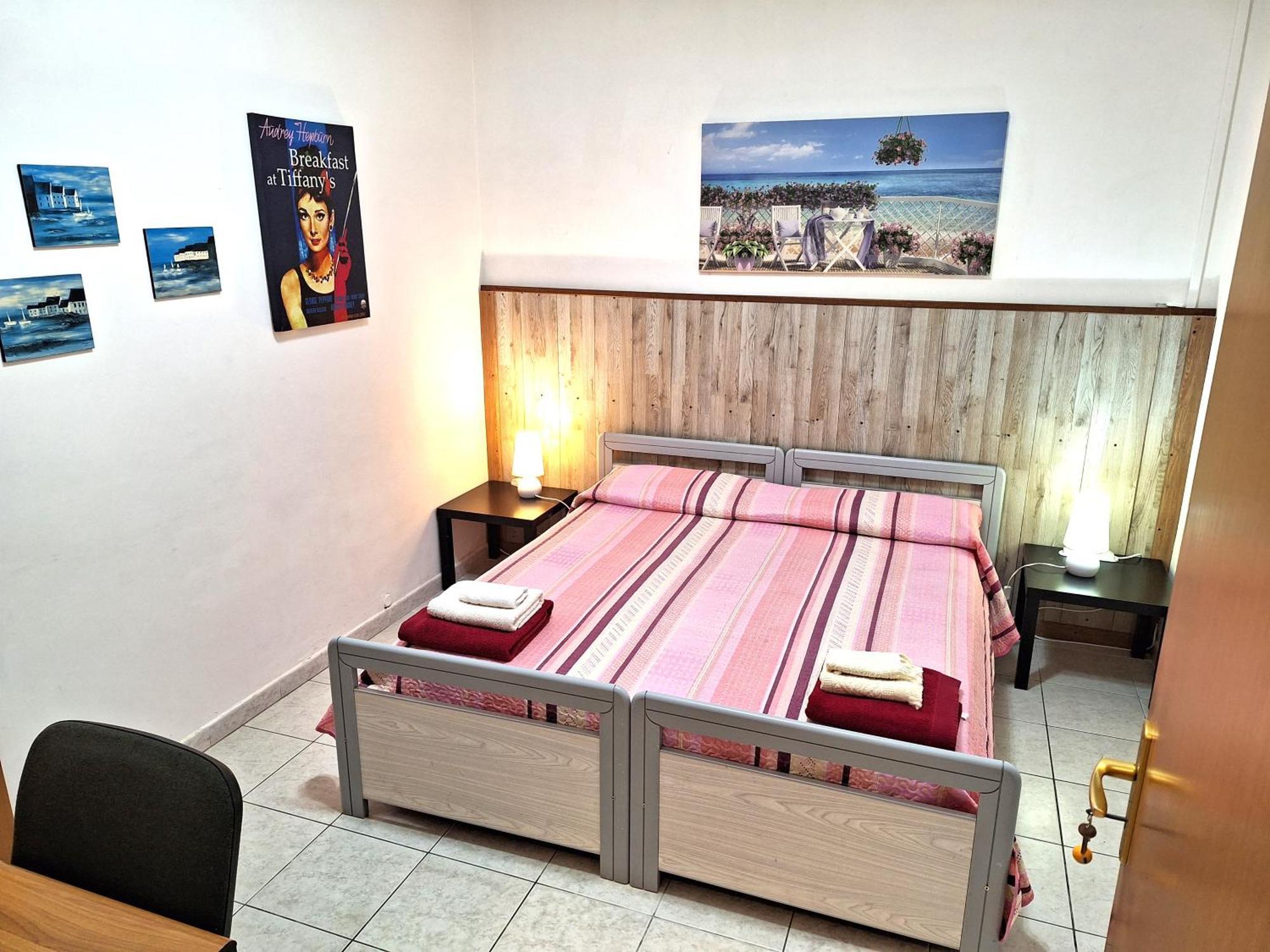 Copenaghen House - Zona Ospedale Centro Hotel Sassari Buitenkant foto